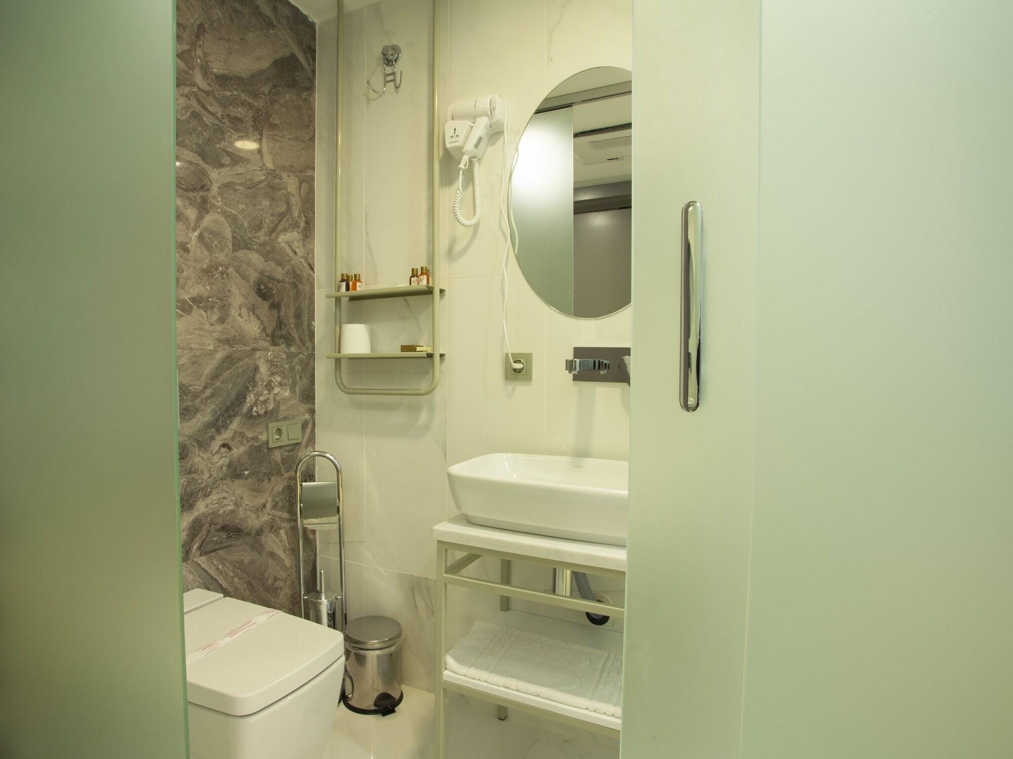 Taksim Hotel V Plus Istanbul Exterior photo
