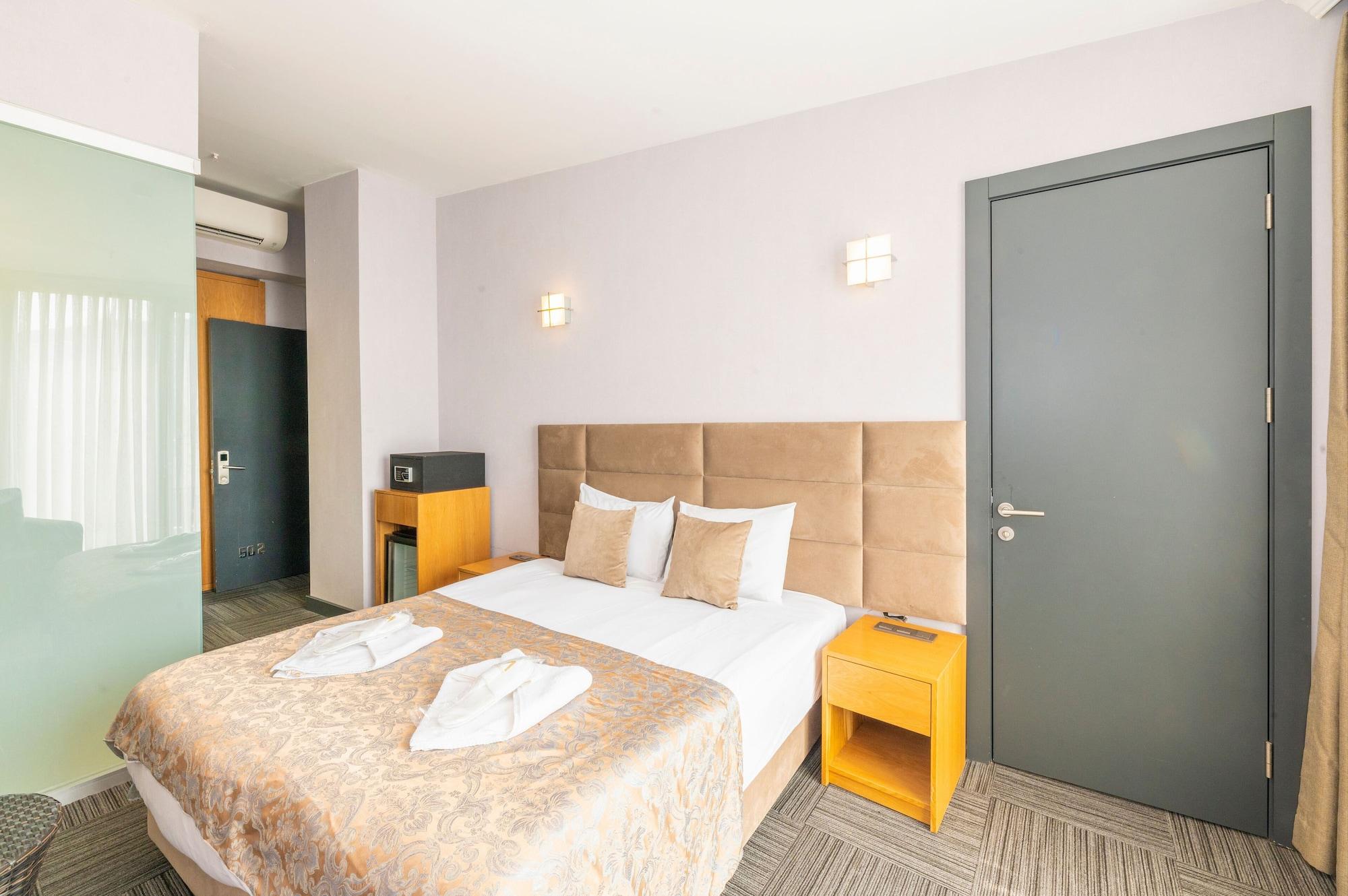 Taksim Hotel V Plus Istanbul Exterior photo